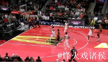 杰伦-约翰逊反抢快速分球助攻，奥孔古空切接球扣篮得手